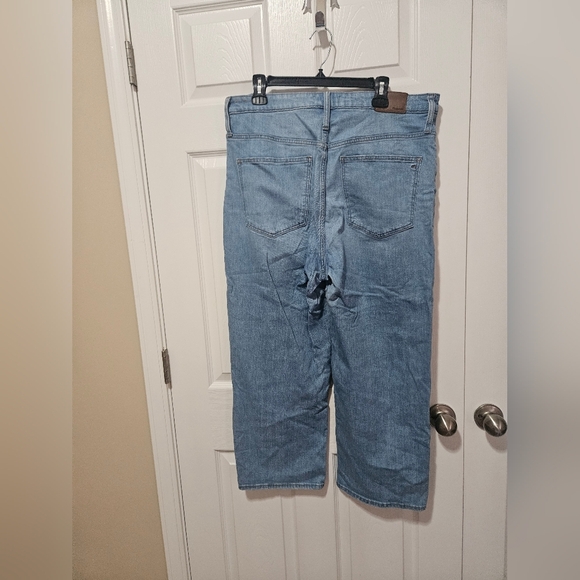 Madewell Slim Wide-Leg Jeans in Eastwick Wash 33 - Picture 4 of 7